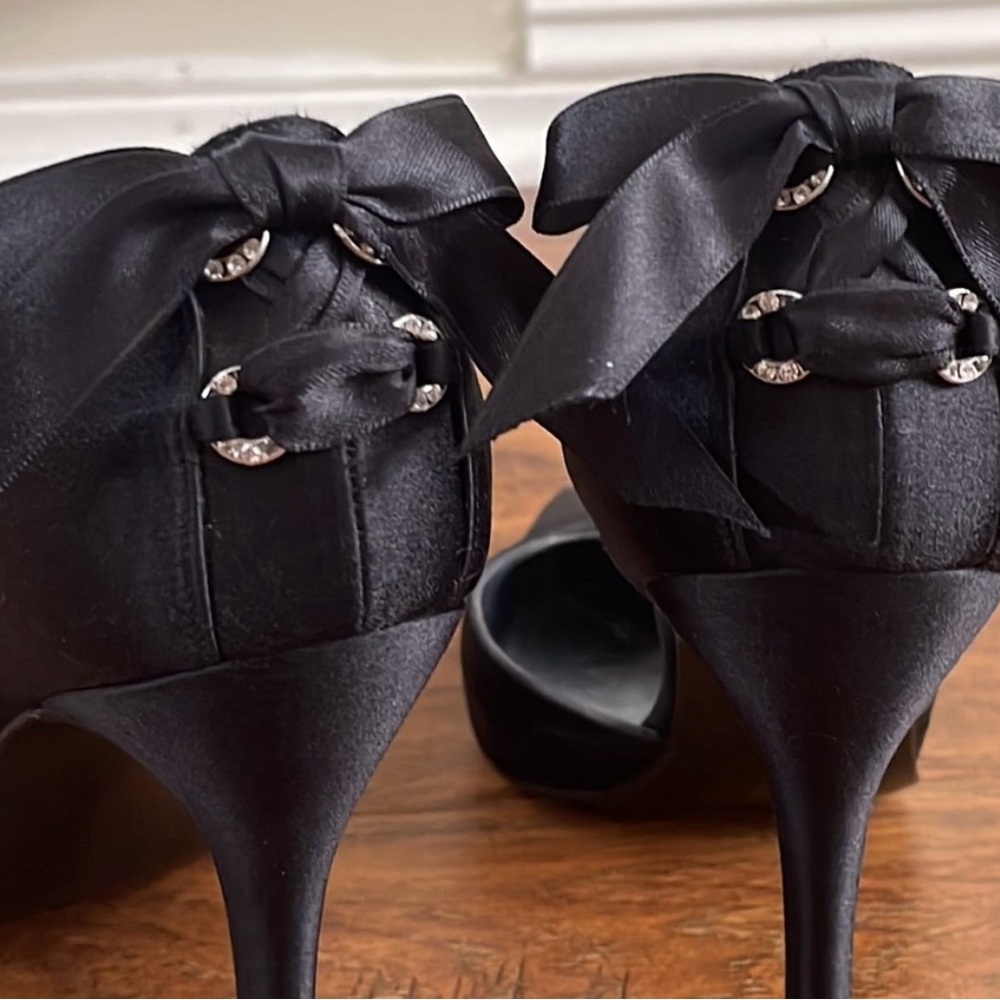 Stuart Weitzman satin d’orsay heels